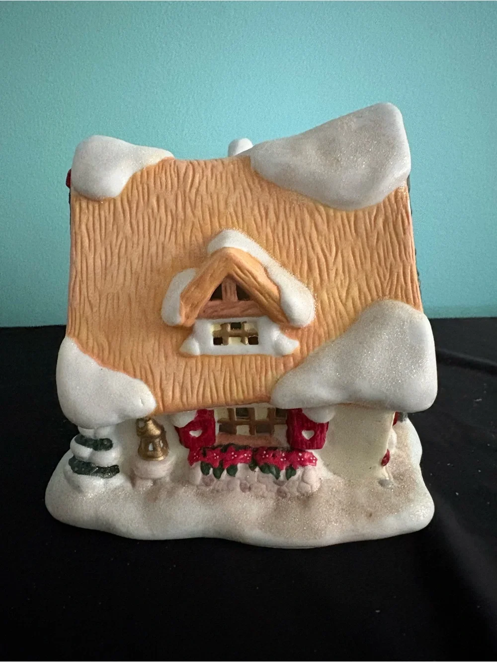 2004 Disney Snow White Seven Dwarfs Christmas Village House Cottage Light-Up